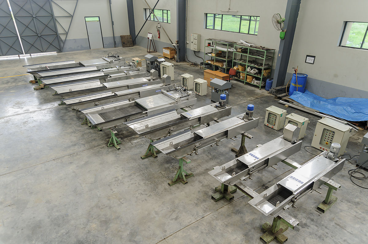 2. Small Screen Assembly Bay